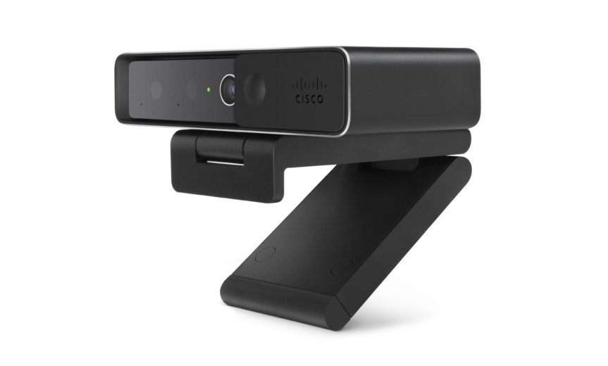 Webex Desk Camera in nero, mostrata con una leggera angolazione.